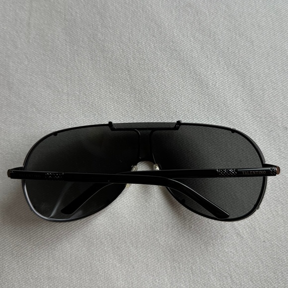 Valentino Garavani Black Aviator Sunglasses main image 4